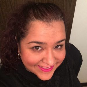 Meet your Posher, Anayancy